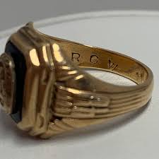 LOT 64: Balfour 10k Gold & Onyx Ring; Sz 5; Tw. 6.29gr ...