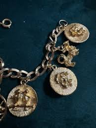 Goldtone 1960 Charm Chunky Love birds, Dog, Tree of life,Ying Yang Bracelet.Rare | eBay