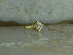 14K Yellow Gold 1/4ct Diamond Cluster Ring Size 9 - Etsy Canada