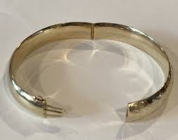 Vintage 14K Yellow Gold Engraved Hinged Hollow Bangle ...