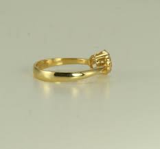 18k Yellow Gold Round Cut Yellow Gold diamond elegant ...