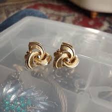 Vintage Hedy gold tone Clip On Earrings | eBay