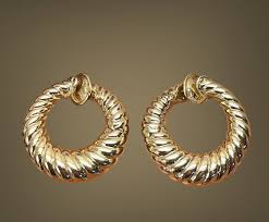 Van Cleef & Arpels 18k Yellow Gold Fluted Hoop Earrings ...