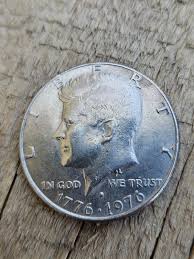 1776 - 1976 Bicentennial Kennedy half Dollar filled Mint ...