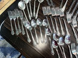 Vintage Rogers Brothers Silverware In Wood Box for Sale in Whittier, CA - OfferUp