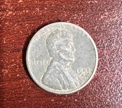 I was looking at this 1960 nickel and I noticed that the mint mark was real thick any thoughts thanks | Facebook