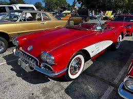 Applebee's First Night for Fabulous 50s & 60s Nostalgia Car Club Season