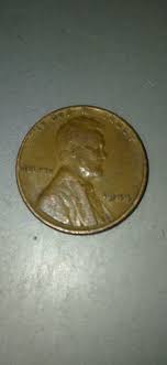 Is a 1944 wheat penny with 'L' touching the rim valuable?