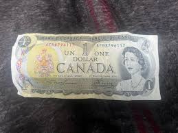 Is this worth anything more than 1 Canadian dollar? : r/CURRENCY