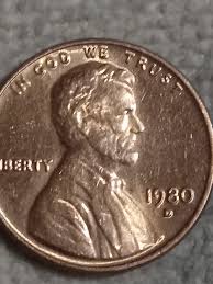 1980 D penny. What's up with the 8? Sre how top loop I'd open