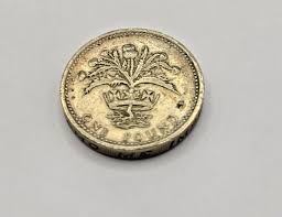 1989 QUEEN ELIZABETH II ONE POUND COIN WITH ERROR Upside Down Writing On Edges | eBay