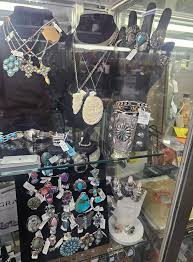 Emma Rae's Antiques &... - Emma Rae's Antiques & Uniques