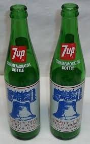2 VINTAGE 16 oz COMMEMORATIVE 7-UP BOTTLES 1776-1976 BICENTENNIAL & BELL DESIGN | eBay