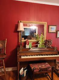 Where to place a baby grand piano in a room?
