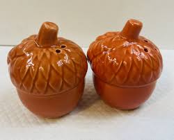 Acorn Salt And Pepper Shakers - No chips, or cracks NICE | eBay