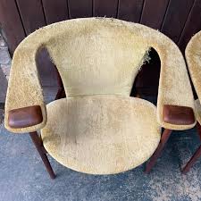 Paire de fauteuils de salon en noyer Adrian Pearsall, non restaurés - En vente sur 1stDibs France