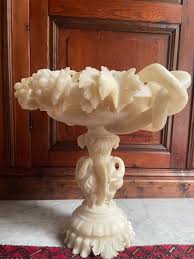 Large alabaster bowl, late 19th century, early ... | Antikeo