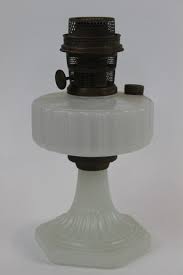 Sold at Auction: Aladdin Corinthian Oil Lamp with Model B Burner
