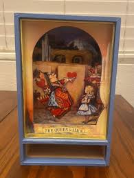 Alice In Wonderland Vintage Music Box Queen Of Hearts MISSING DRAWER. | eBay