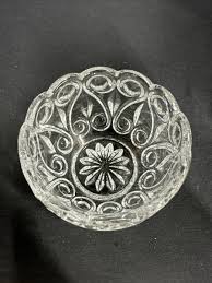 Vintage Unmarked Glass Bowl 2.5” T x 3.25” D W/Swirl Design ...