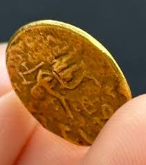 Ancient Roman 18K solid gold Coin With King Image - 2000+ ...