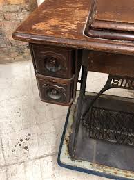 Antique Singer Treadle Sewing Machine | EstateSales.org