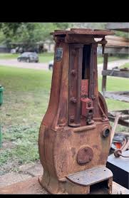 What is this beautifully neglected machine? I want to buy and maybe restore it kinda looks like a jack of some sort but sell has absolutely no info : r/whatisit