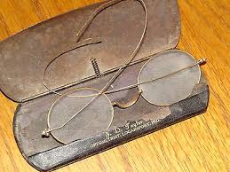 VINTAGE EYE GLASSES BLACK LEATHER & METAL CASE ...