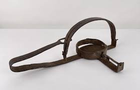 Sold at Auction: ANTIQUE BLACKSMITH MADE HAND FORGED WOLF TRAP