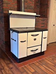 VINTAGE WOOD BURNING STOVE/OVEN