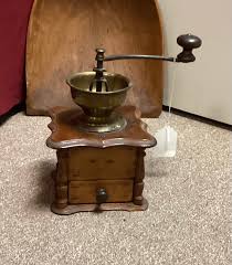 Late 19th Century Coffee Grinder – Williamsburg Antique Mall