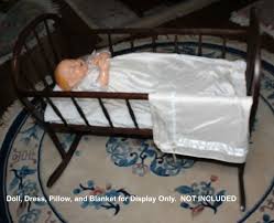 RARE! ANTIQUE VICTORIAN "1902" HANDMADE TURNED SPINDLES DARK OAK ROCKING CRADLE | eBay