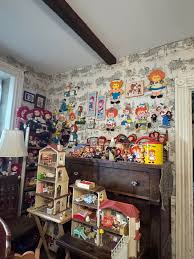 Raggedy Ann doll room : r/Dolls
