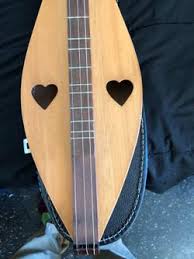 Another early 1970s CapriTaurus dulcimer—this one, a Model ...