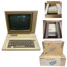 Apple Iie A2S2064 Vintage Personal Computer and A2M2010 ...