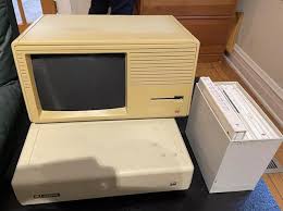 9 Vintage Apple Products That Are Still Valuable