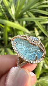 Set in 18K Gold, carved Aquamarine and Rose Cut Diamonds Cocktail Engagement Ring For Sale at 1stDibs