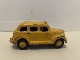 Vintage Cast Iron Yellow Taxi Cab With Driver Toy Car 6 ...