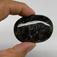 Labradorite Palm-stone | Palmstone Labradorite Flashy Galet Madagascar – https://www.watangems.com/