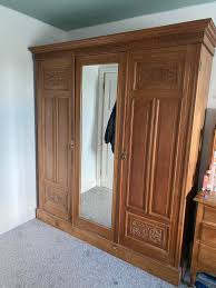 Anyone selling bedroom furniture, chest of drawers and/or ...