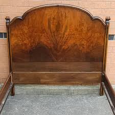 Early 20th Century Payne Furniture William and Mary Burl Walnut Three Quarter Bed For Sale at 1stDibs | early 20th century bedroom furniture, three quarter beds