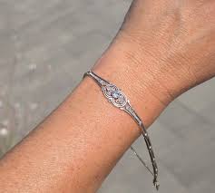 platinum & 18ct gold two tone antique diamond bracelet - c ...