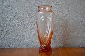 Art Deco Pink Glass Vase, 1940s for sale at Pamono