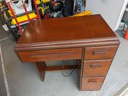 Vintage 1948 Singer Sewing Machine In Wood Cabinet for Sale in Beacon Falls, CT - OfferUp