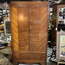 Wisconsin Cedar Wardrobe – Antiqueology