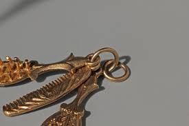 Vintage Vanity Hairbrush Comb and Mirror Charm Pendant, in 9 Carat Gold - Etsy