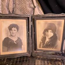 SALE! Vintage Pippins Box of Strawberries Needlepoint Panel Embroidery on Fabric - Etsy