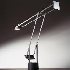 Table Lamp Tizio, Richard Sapper (Artemide) | Design Quarters