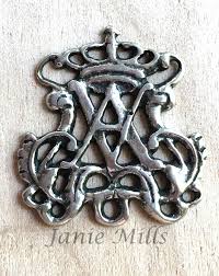 Rosary Center Link Ave Maria Crown White Bronze or Bronze ...