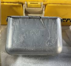 Vintage Tackle Box, Flies, Bait Baffle, Globe Furnished Line | eBay